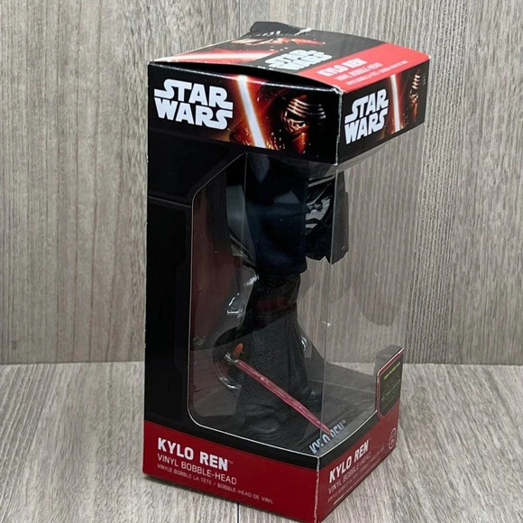 Funko Star Wars: The Force Awakens Kylo Ren Wacky Wobbler Vinyl Bobble-Head 3+ - Picture 2 of 9